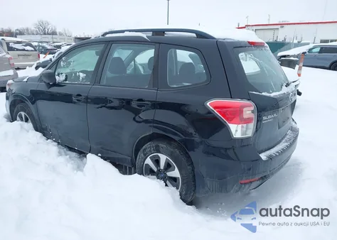 2017 Subaru Forester 2.5I z USA, uszkodzony, nr VIN JF2SJABC2HH417623